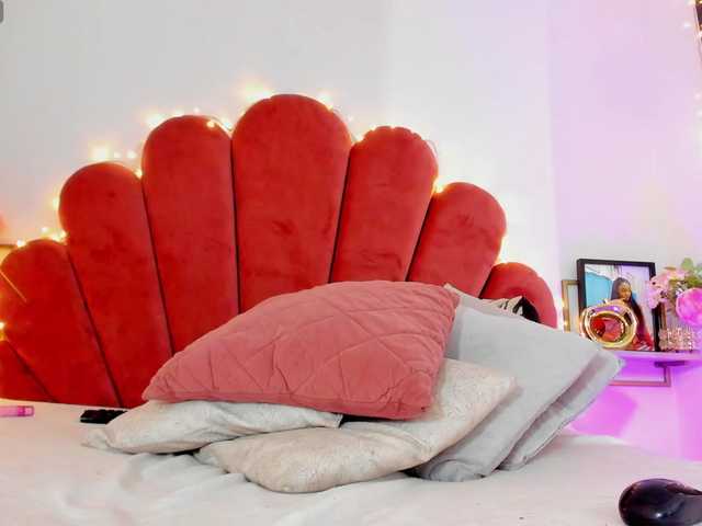 Venuswilds's BongaCams show and profile