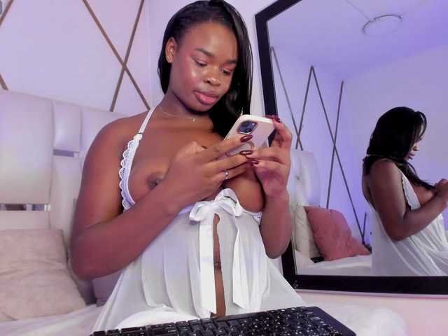 Venuswilds's BongaCams show and profile