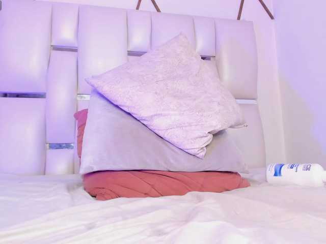 Venuswilds's BongaCams show and profile