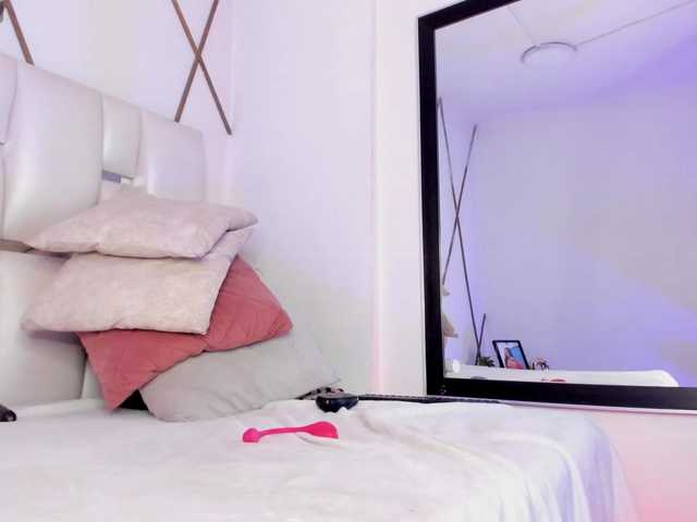 Venuswilds's BongaCams show and profile