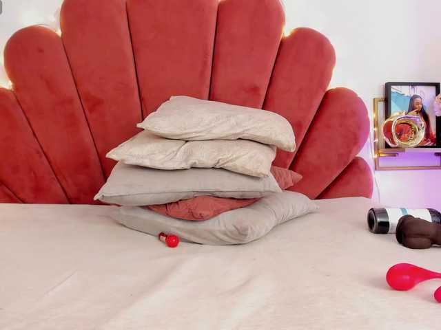 Venuswilds's BongaCams show and profile