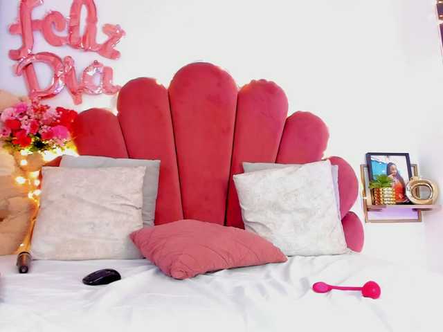 Venuswilds's BongaCams show and profile