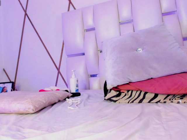 Venuswilds's BongaCams show and profile