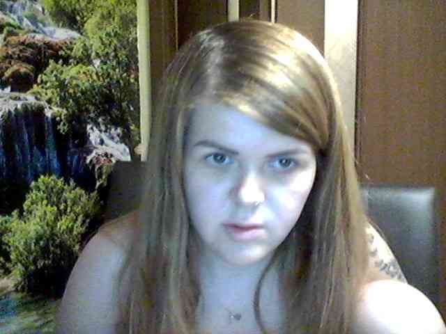 BlondeMaya webcam