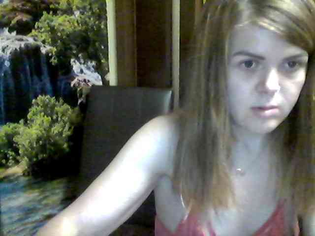 BlondeMaya webcam