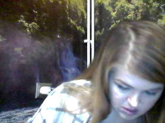 BlondeMaya webcam