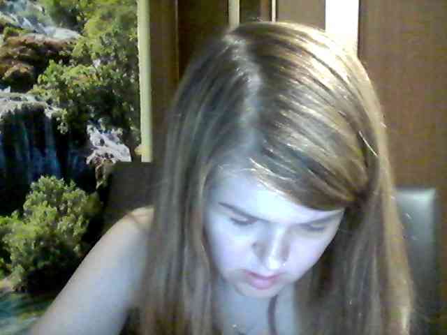 BlondeMaya webcam