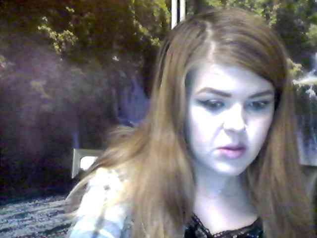 BlondeMaya webcam