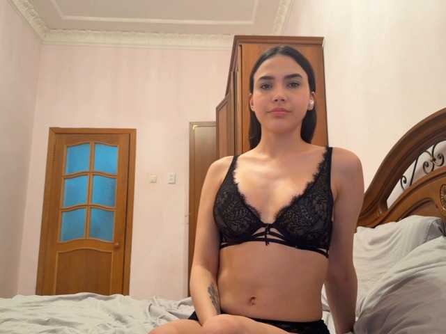 Iloniyaa's BongaCams show and profile