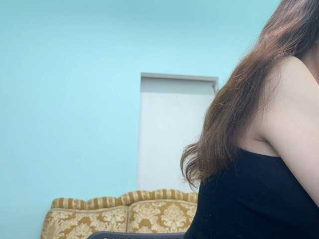 Iloniyaa's BongaCams show and profile