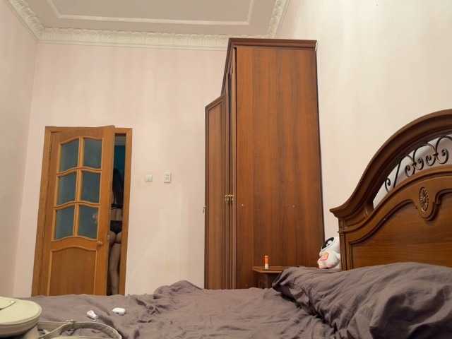 Iloniyaa's BongaCams show and profile