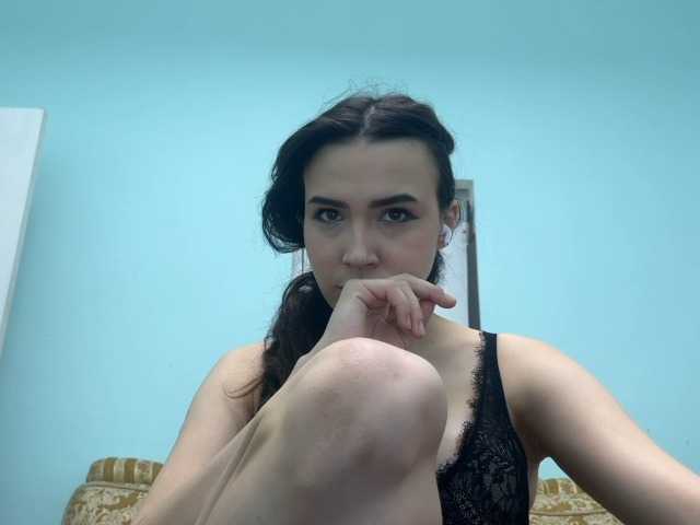 Iloniyaa's BongaCams show and profile