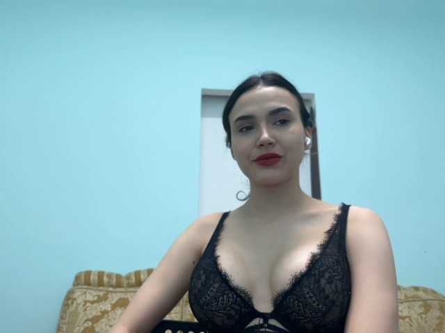 Iloniyaa's BongaCams show and profile