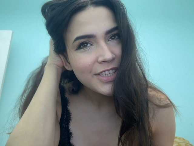 Iloniyaa's BongaCams show and profile