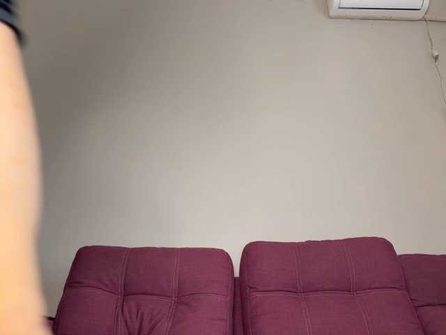 Iloniyaa's BongaCams show and profile