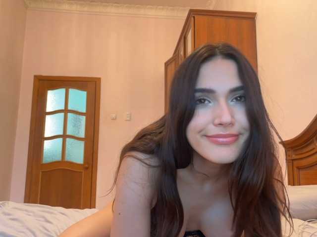 Iloniyaa's BongaCams show and profile