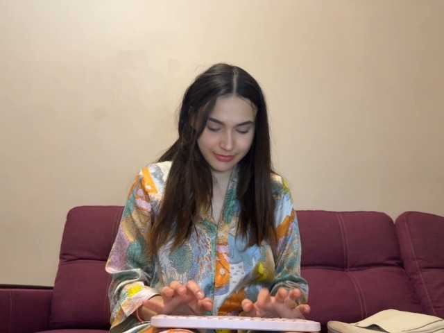 Iloniyaa's BongaCams show and profile