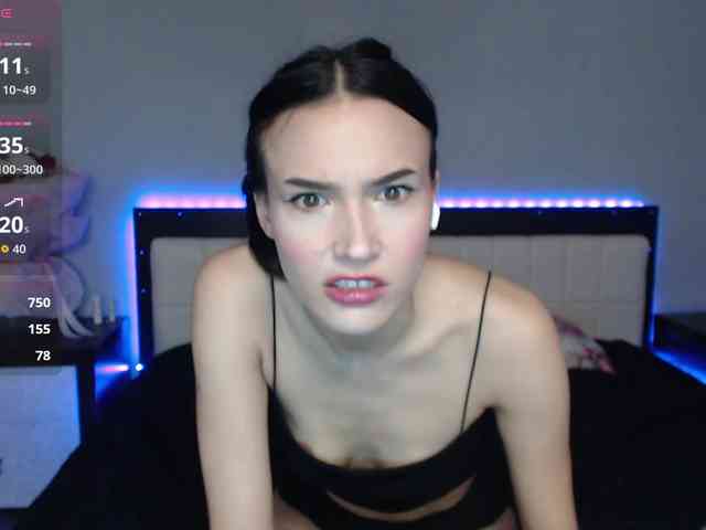 Iloniyaa webcam