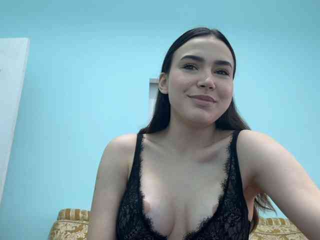 Iloniyaa Live Webcam on BongaCams