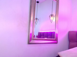 tiiny-emilly Porn Show