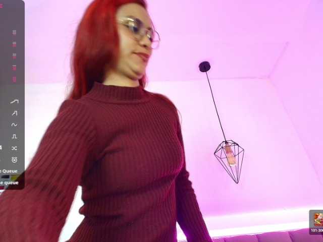 le modèle tiiny-emilly est en webcam porno dans un show sur le site bongacams, il possède les tags suivants: Latino/Hispanic,Redhead,Shaved