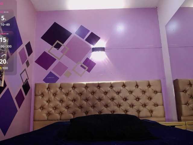 tiiny-emilly's BongaCams show and profile