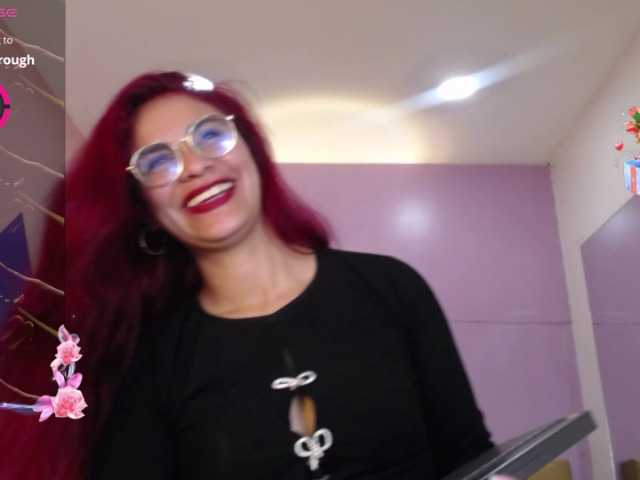 tiiny-emilly's BongaCams show and profile