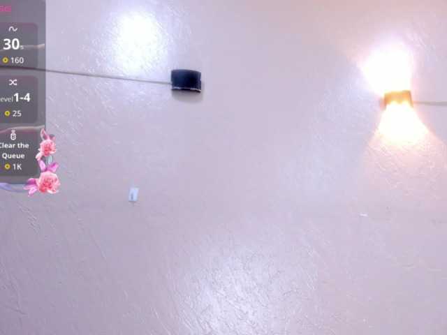 tiiny-emilly's BongaCams show and profile