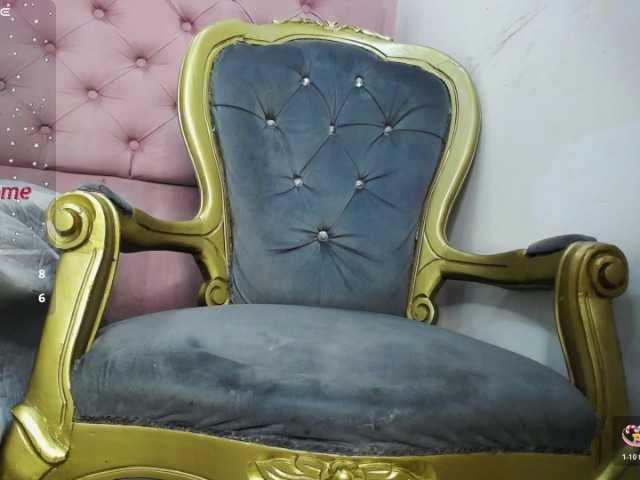 tiiny-emilly's BongaCams show and profile