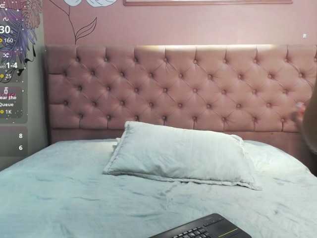 tiiny-emilly's BongaCams show and profile