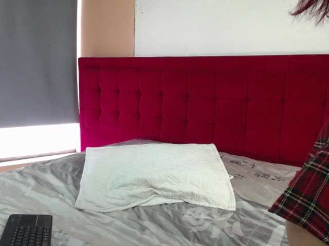 tiiny-emilly's BongaCams show and profile