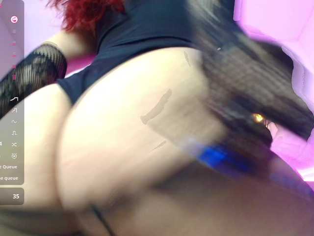 tiiny-emilly's BongaCams show and profile
