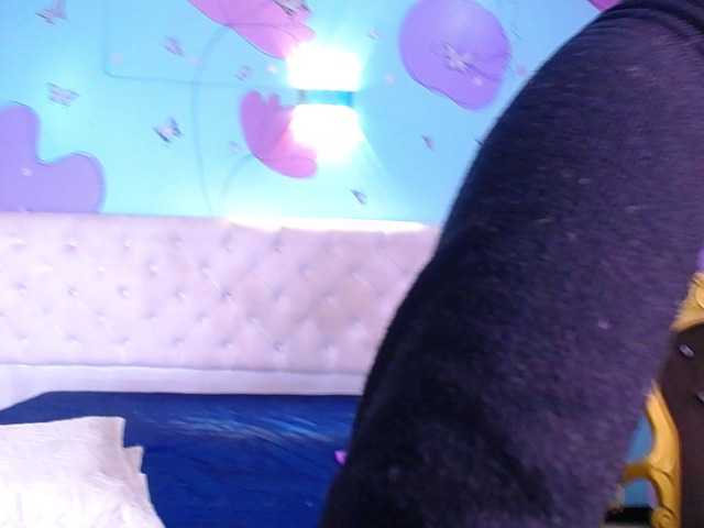 tiiny-emilly's BongaCams show and profile