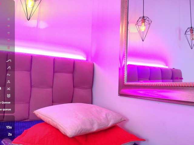 tiiny-emilly live cam profile