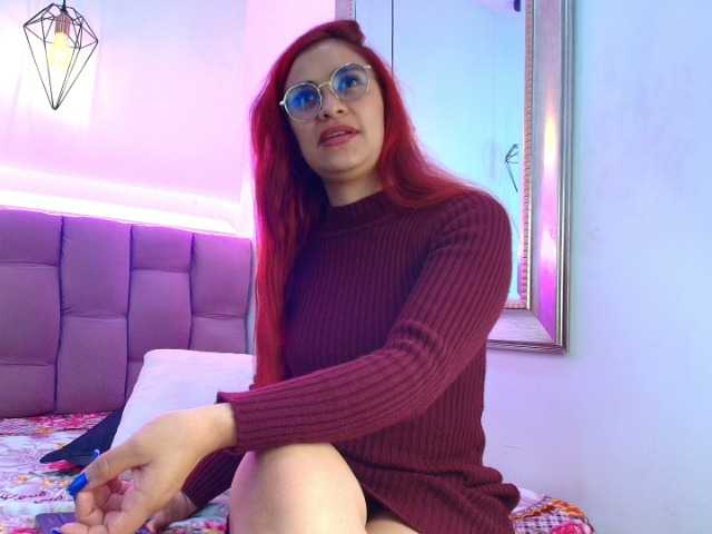 tiiny-emilly's BongaCams show and profile