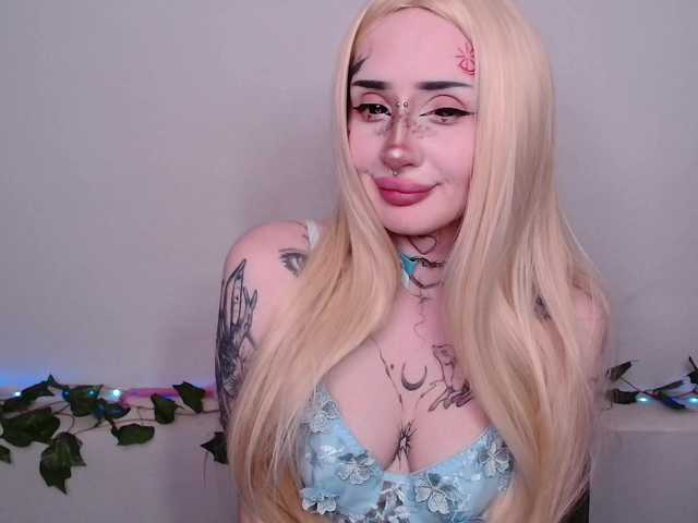  Alisa-tattoogirl chat room