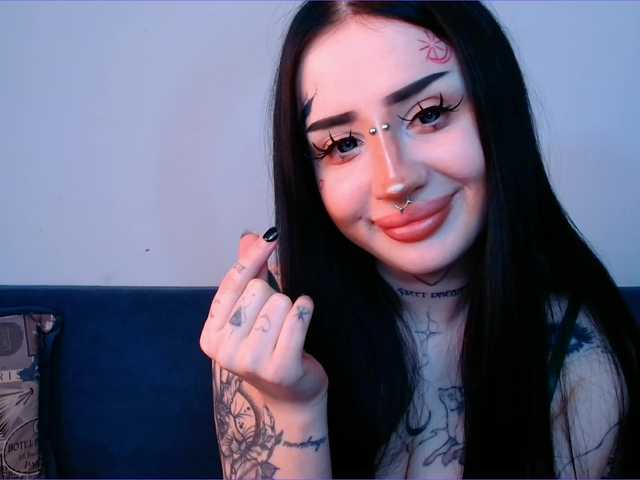  Alisa-tattoogirl chat room