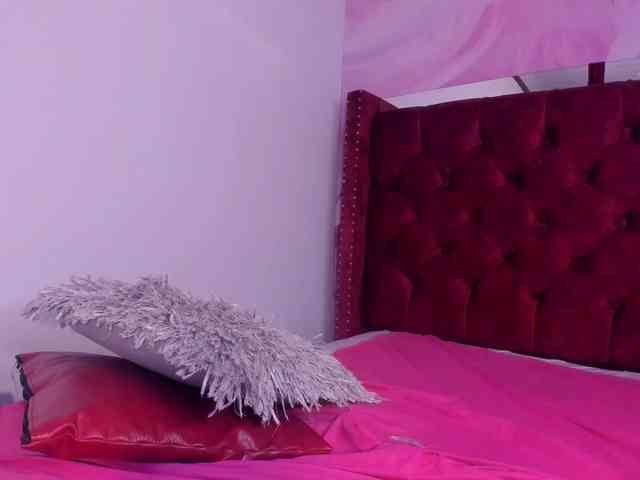 ChloeKiiss webcam