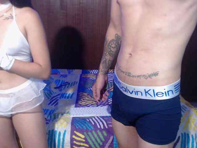 DereckAndAlessia webcam