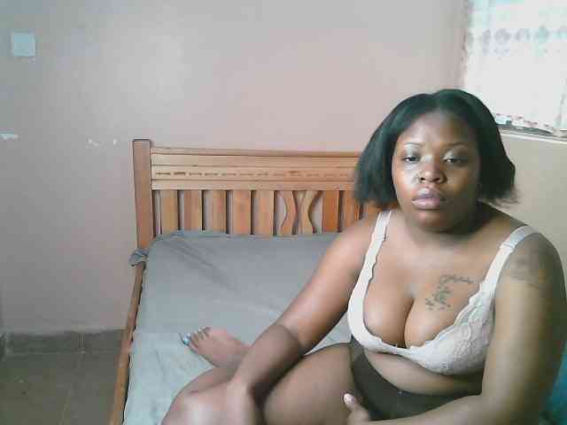 Janniepree Live Webcam on BongaCams