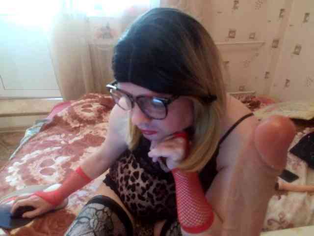 Lilya80 Live Webcam on BongaCams
