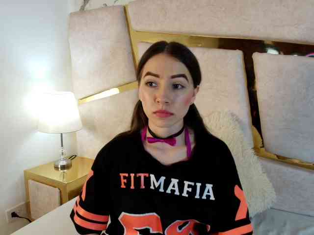 Alice-browwn-12 webcam