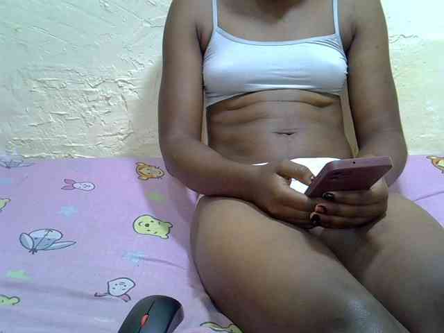 Sweetlily1 webcam