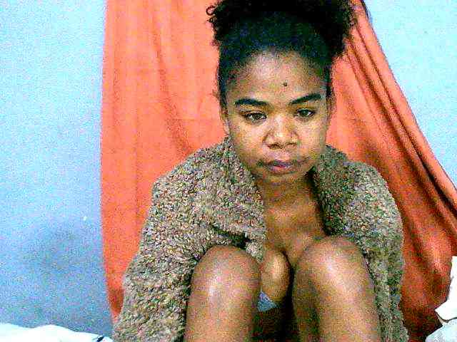 Sambolahh Live Webcam on BongaCams
