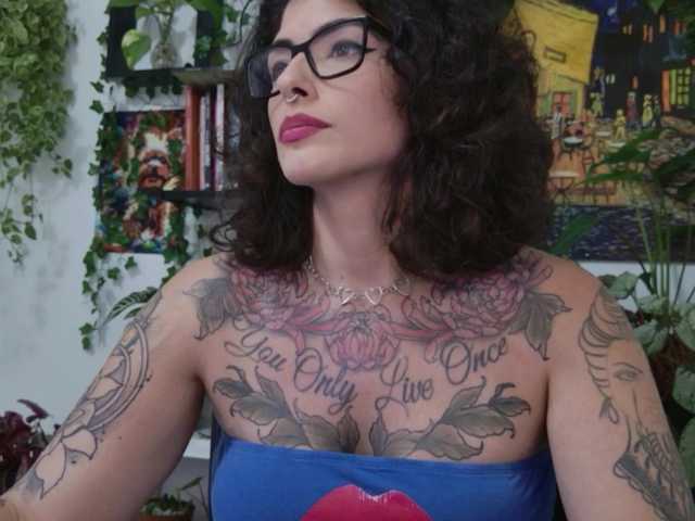 le modèle TaliMajesty est en webcam porno dans un show sur le site bongacams, il possède les tags suivants: Latino/Hispanic,Brunette,Trimmed