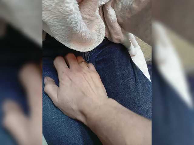 Yna-and-Yn's BongaCams show and profile