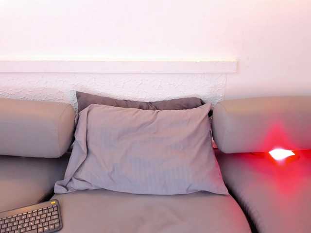 Scarlett-Bj's BongaCams show and profile