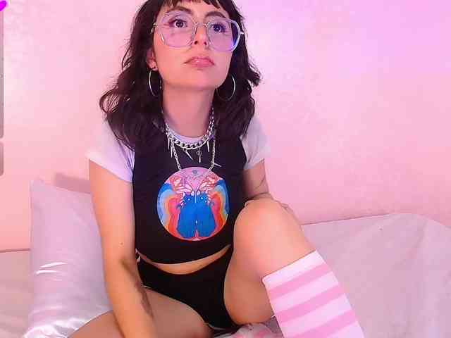 AradiaMoonwhisper webcam