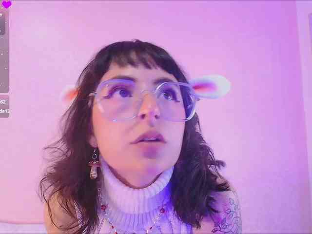 AradiaMoonwhisper webcam