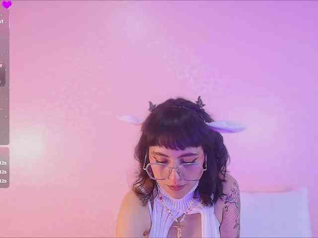 AradiaMoonwhisper webcam